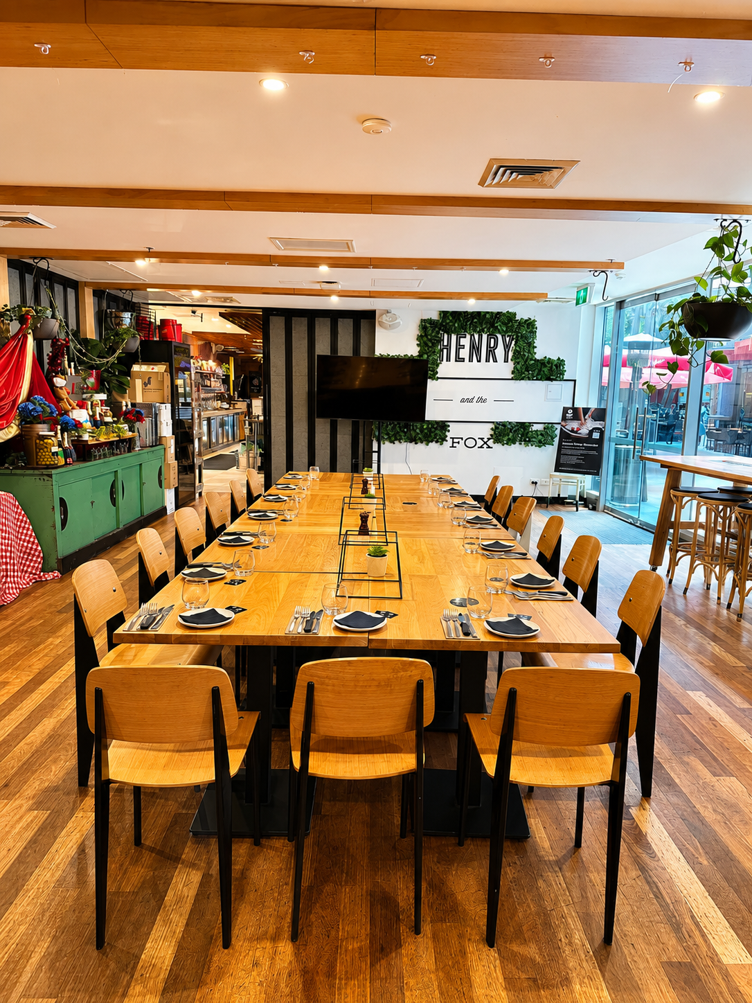 Fox's Den long table setup