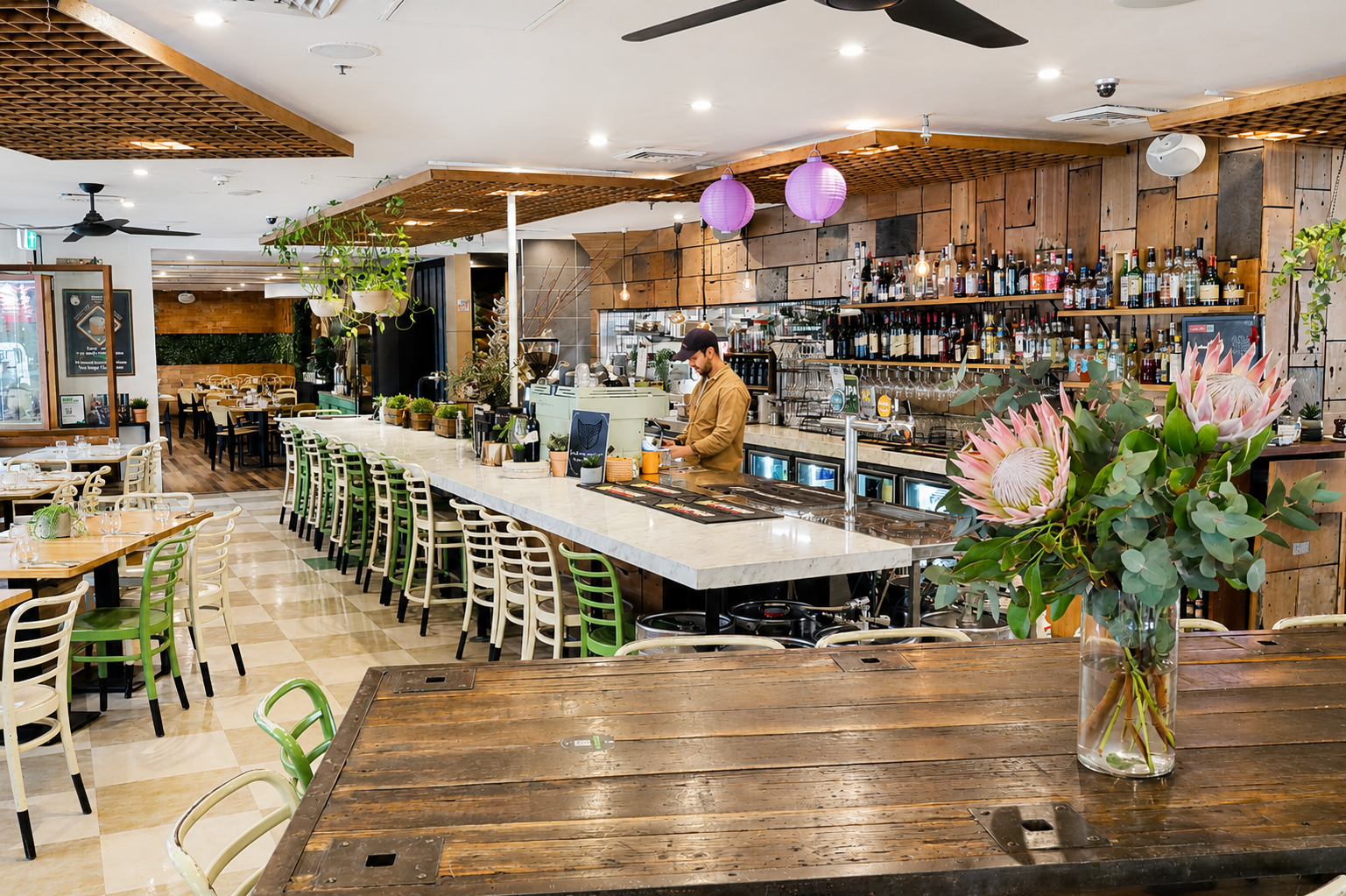 Henry and the Fox restaurant bar