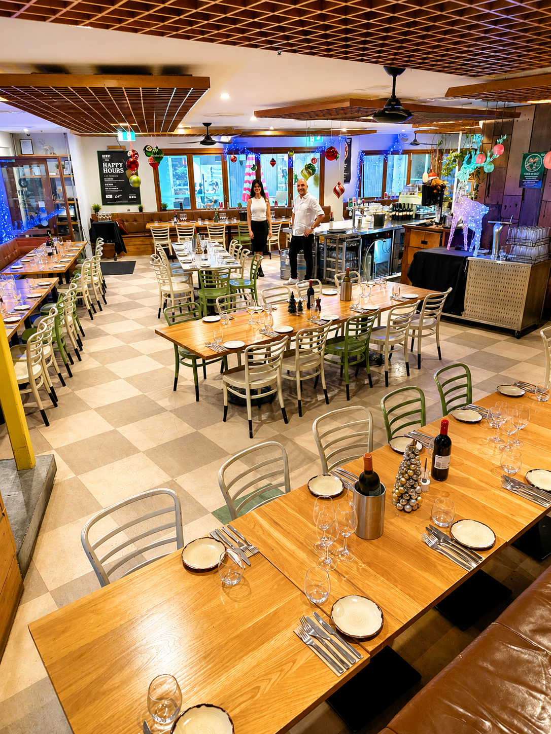 Restaurant group dining